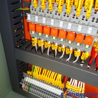 PAINÉIS ELÉTRICOS - DIVERSOS PROJETOS Montagem de Painel Industrial Sorocaba  Serviço de Painel Elétrico Industrial